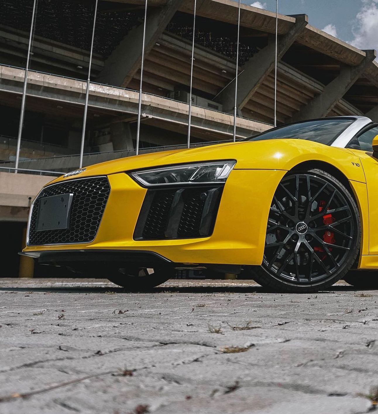 AUDI R8 5.2L V10 SPYDER